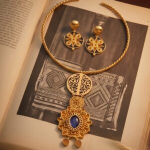 Neelambara Statement Collar
